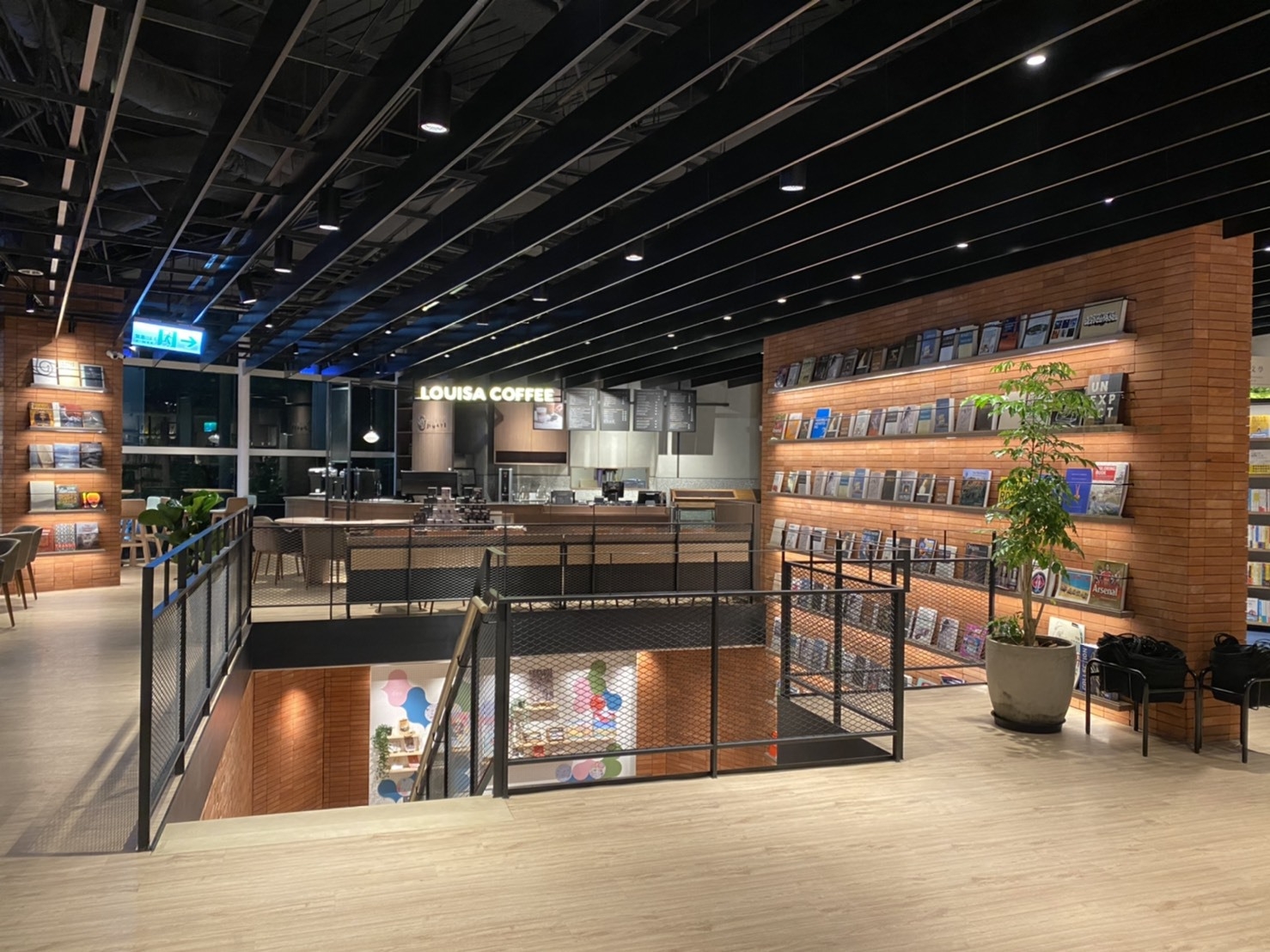 蔦屋書店 - 工程