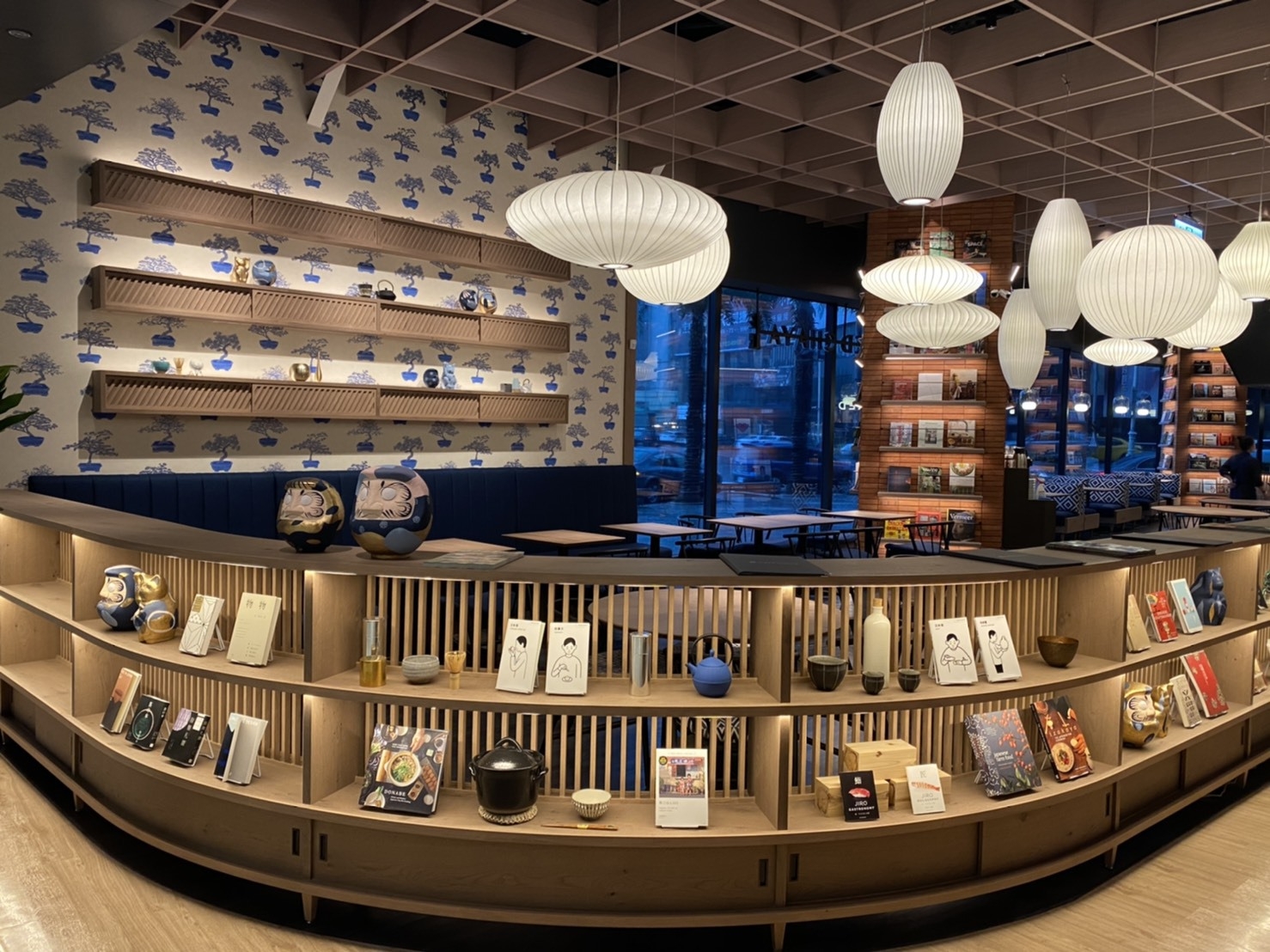 蔦屋書店 - 工程