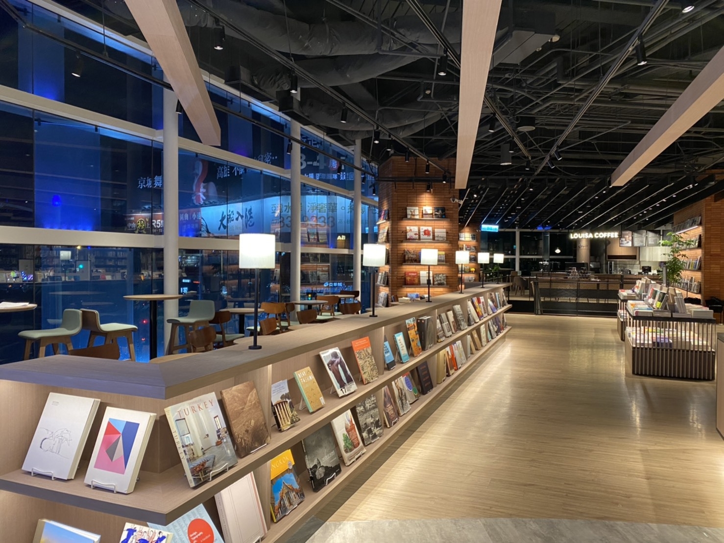 蔦屋書店 - 工程